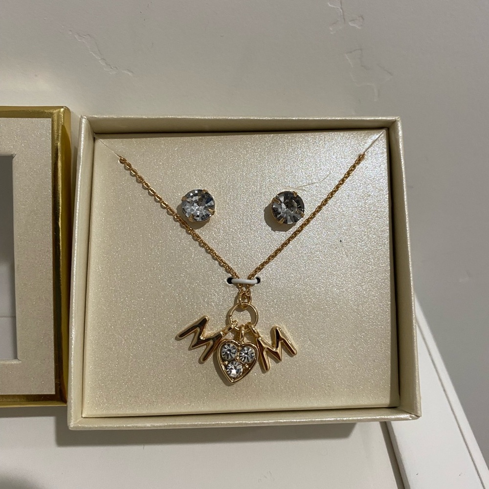 Mom' Necklace and Earring Set